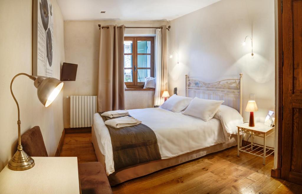 Hotel Les Remparts Mirepoix  Zimmer foto