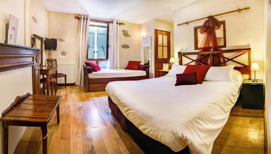 Hotel Les Remparts Mirepoix  Zimmer foto